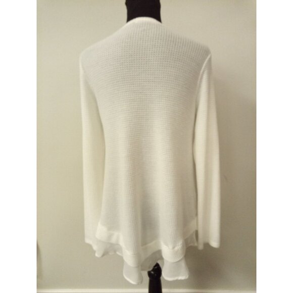 Coco and Main Women's White Crewneck Sweater Size Medium - Picture 3 of 6